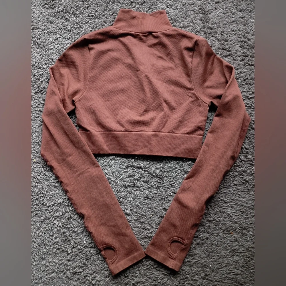 ANWND Copper Cropped Athletic Jacket - Picture 3 of 3